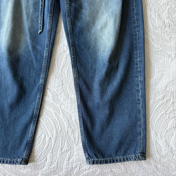 Banana Republic - High Rise Rigid Bow Jean - Medium Wash - Picture 4 of 14